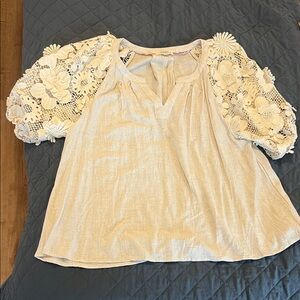 Umgee Beige Floral Lace Sleeve Blouse